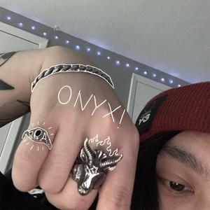 高级餐厅坐厕偷拍在线
